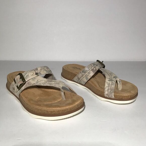 Clarks Collection Brynn Madi Buckle Toe-Post Sandals - Picture 2 of 8